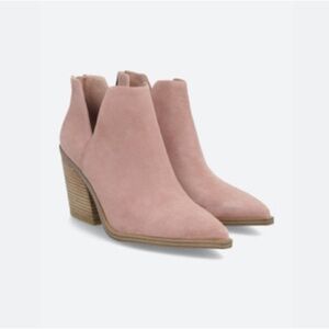 Vince Camuto Suede Bootie SIZE 9 - Dusty Rose color